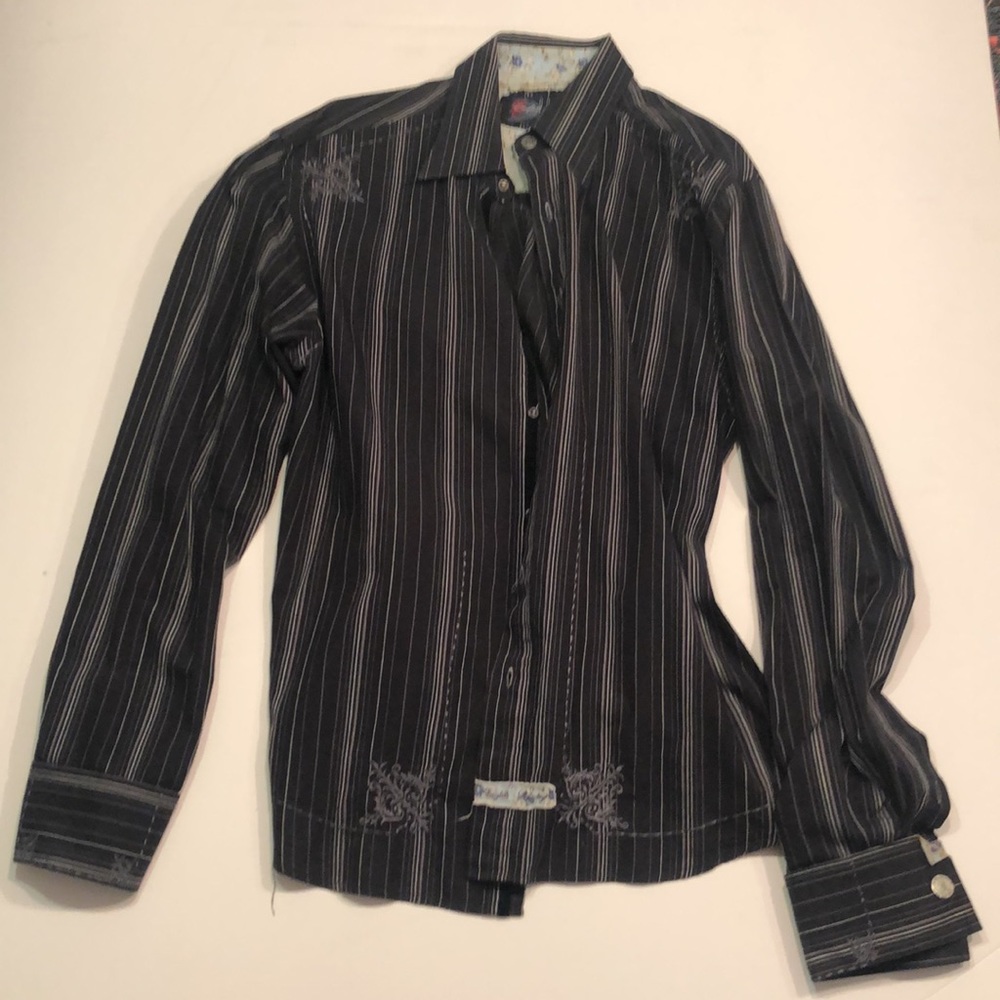 Super Cool Designer Button Down - Picture 2 of 7
